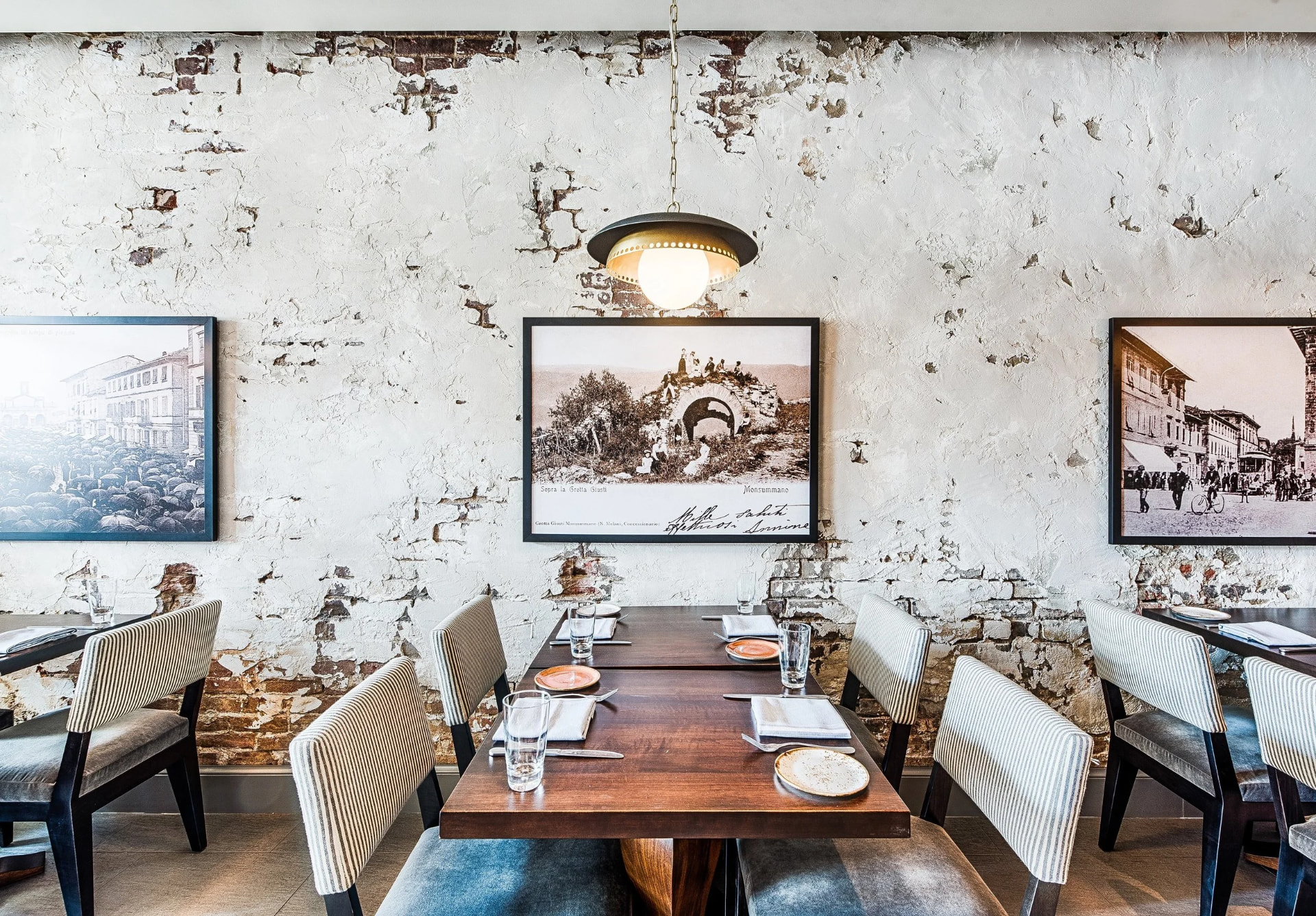 The main dining room at San Lorenzo